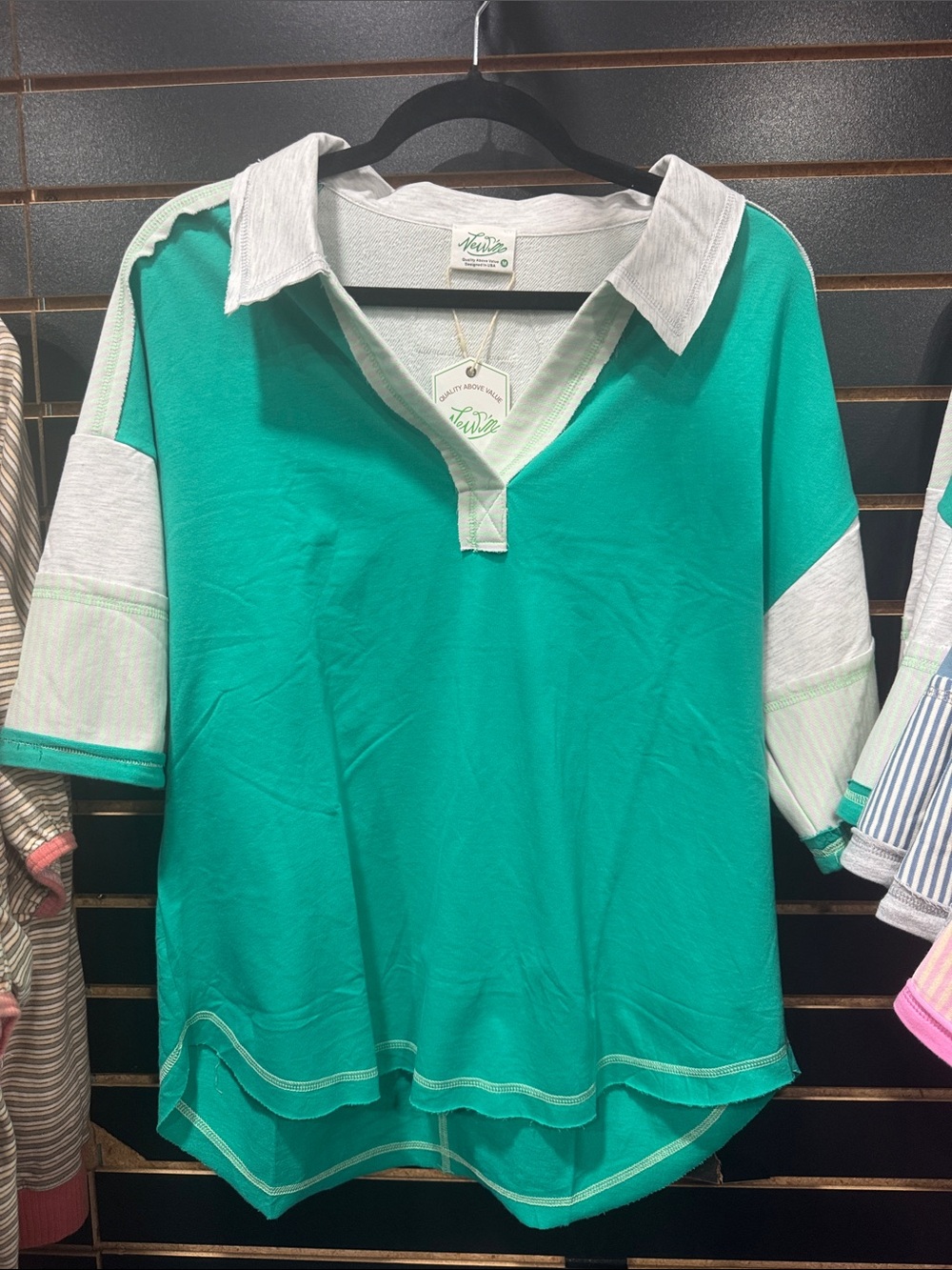 Women's Teal V-Neck Contrast Collar Pullover - Le Vie